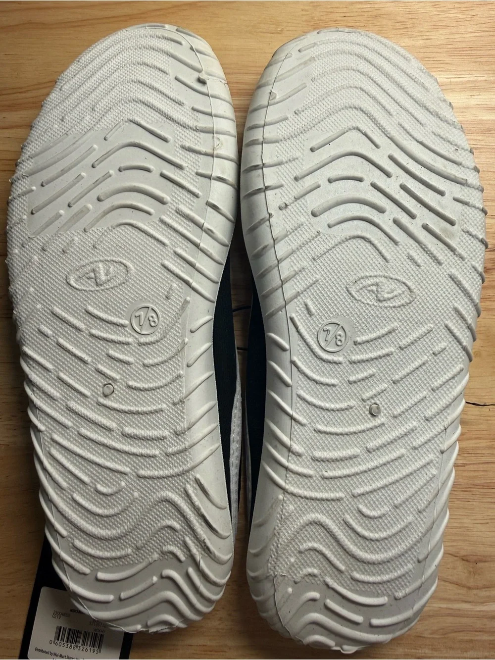 Athletic Works Men’s Black and White Slip-On Water Shoes | Sz 7-8